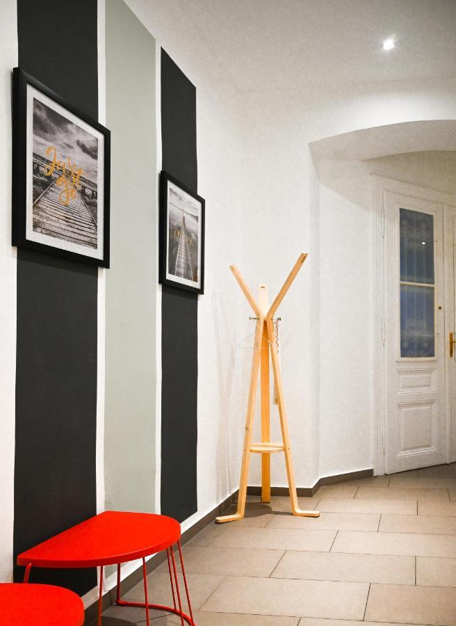 Modern Apartment Wiener Stadthalle エクステリア 写真